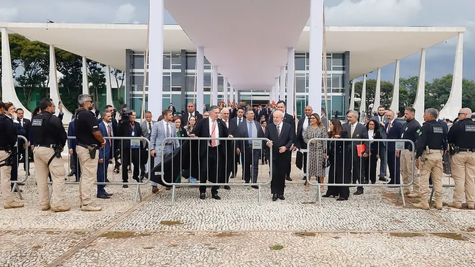 Lula promove ato em Brasília para marcar 2 anos dos ataques de 8 de janeiro