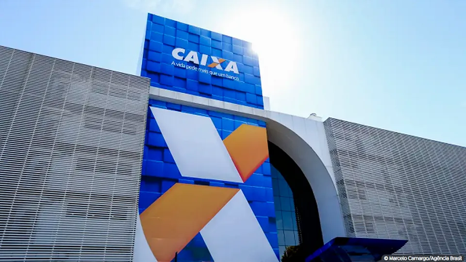 Os leilões da Caixa oferecem imóveis com preços iniciais de R$51 mil a R$2,4 milhões e descontos de até 61%.