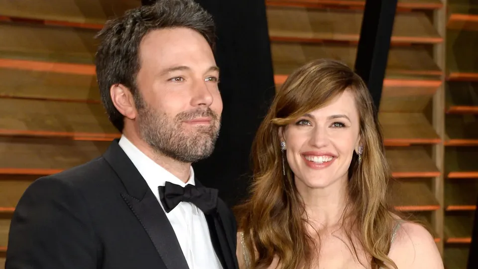 Ben Affleck se abriga na casa da ex, Jennifer Garner, durante incêndios em Los Angeles