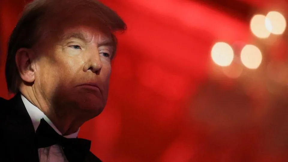 O presidente eleito Donald Trump foi condenado por falsificação de registros, mas juiz determina que não haverá encarceramento.