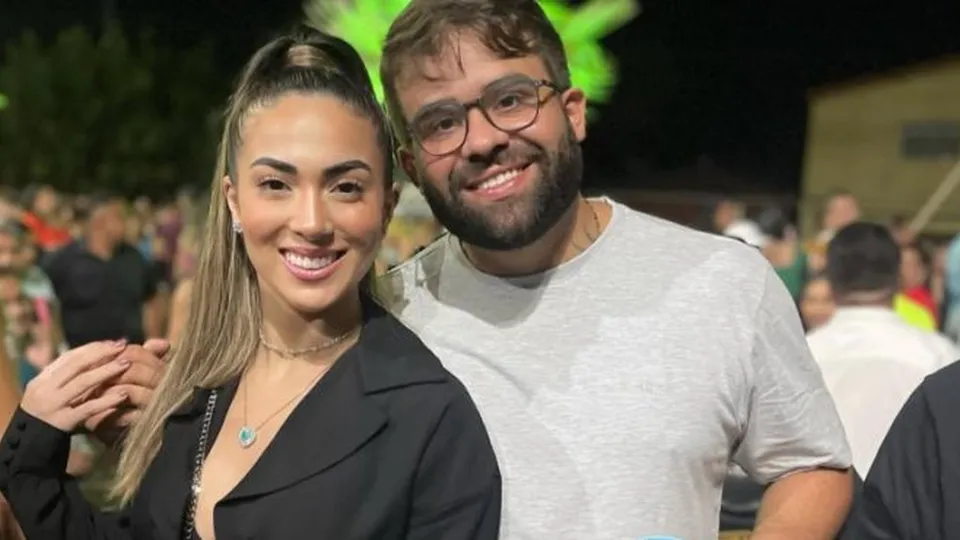 Ruan Lima, prefeito de Moraújo (CE), enfrenta críticas por nomeações familiares em cargos públicos.