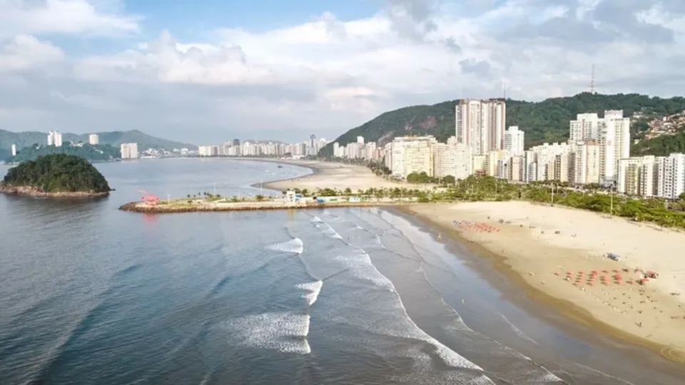 Relatório da Companhia Ambiental do Estado de São Paulo revela que 51 das 175 praias monitoradas estão com qualidade da água inadequada para banho.