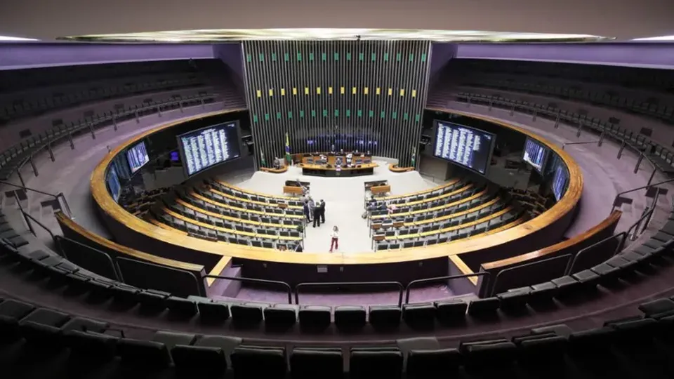 As eleições marcam o início do biênio legislativo 2025-2027 com Hugo Motta e Davi Alcolumbre como favoritos.