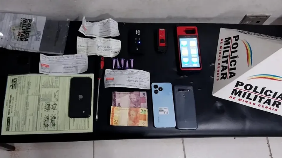 A detenção ocorreu em uma operação que desmantelou cativeiro de criminosos em São Paulo, após denúncia anônima.