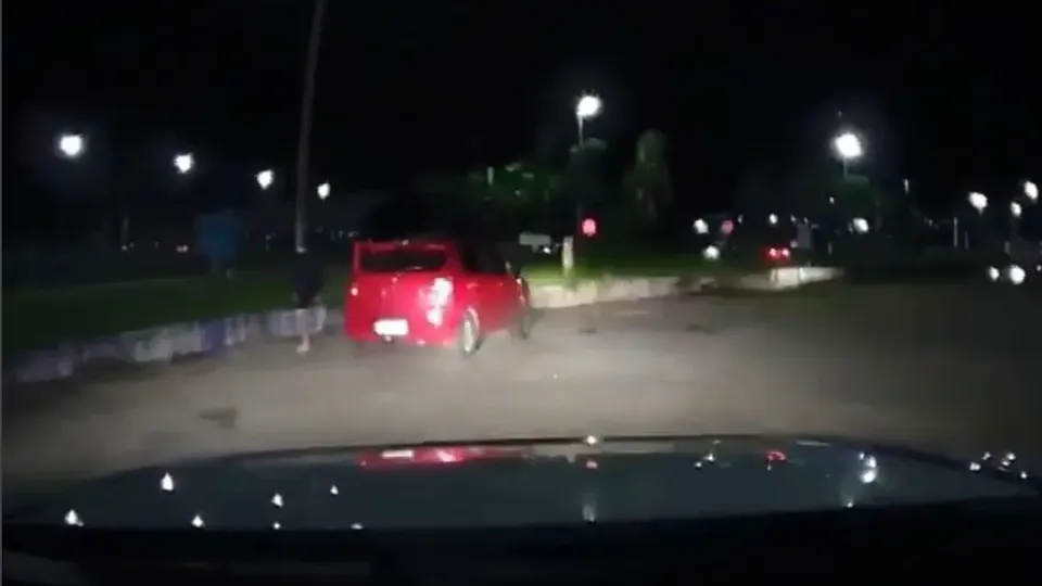 Vídeo revela perseguição policial a carro furtado em Brasília; motorista foge