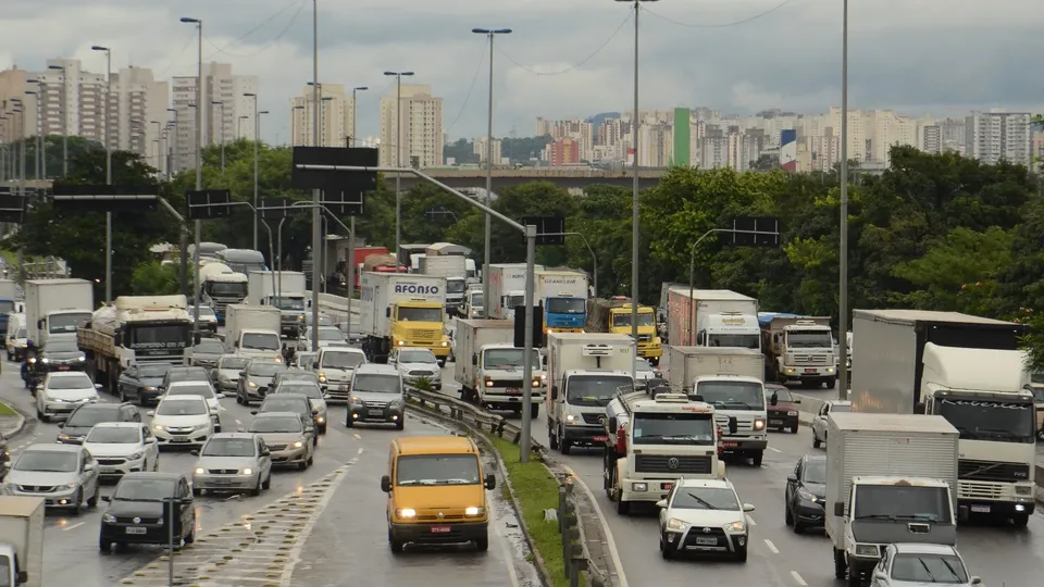 Rodízio de veículos é retomado em São Paulo após suspensão de fim de ano