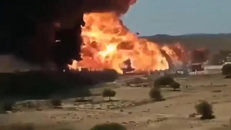 Incêndio devastador no distrito de Zaher deixa 67 pessoas feridas, incluindo 40 em estado crítico.