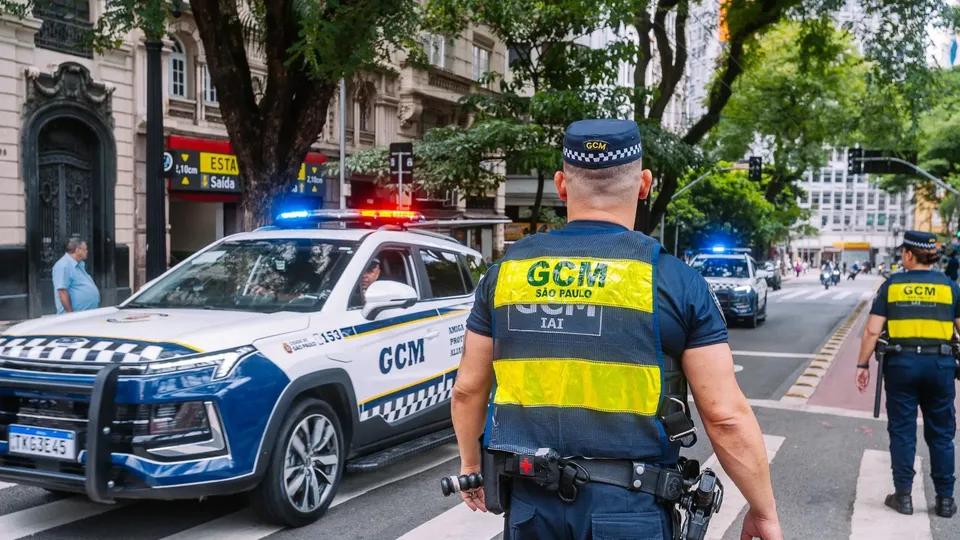 Guarda civil atira em assaltantes e mata vítima de roubo na Rodovia dos Imigrantes