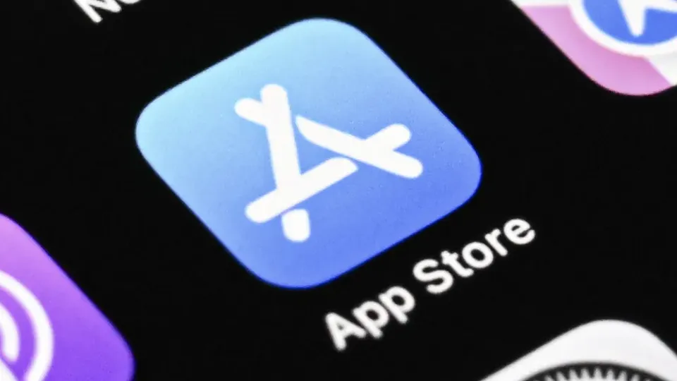 Apple enfrenta processo de R$ 10,9 bilhões no Reino Unido por taxas na App Store