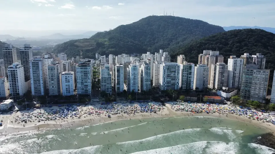 A companhia vai inspecionar redes de esgoto em Itanhaém e Guarujá, visando combater surto de virose na região.