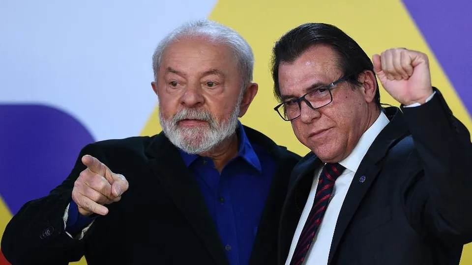 Luiz Marinho, ministro do Trabalho, afirma que proposta de nova contribuição sindical será apresentada por deputado para facilitar aprovação.
