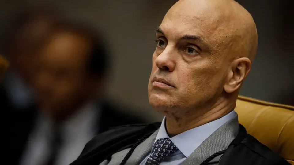 Moraes solicita à PGR manifestação sobre convite de Trump a Bolsonaro para posse