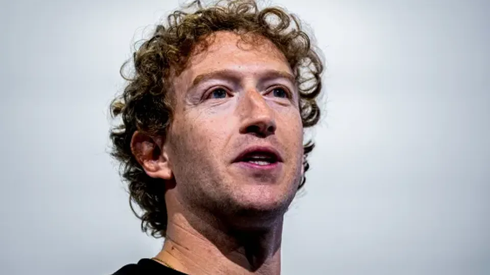 A empresa de tecnologia, liderada por Mark Zuckerberg, foca em funcionários com baixo desempenho e se prepara para um ano intenso.