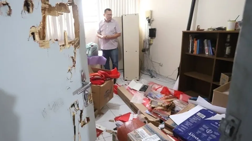 Partido registrou boletim de ocorrência e Polícia Civil investiga o caso após invasão na sede em Diadema (SP)