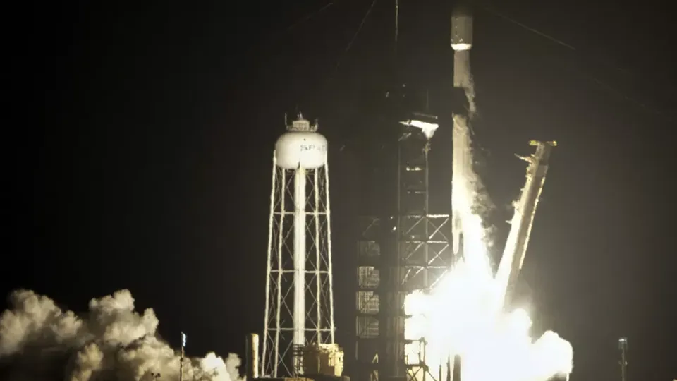 SpaceX realiza lançamento de duas sondas lunares em missão histórica