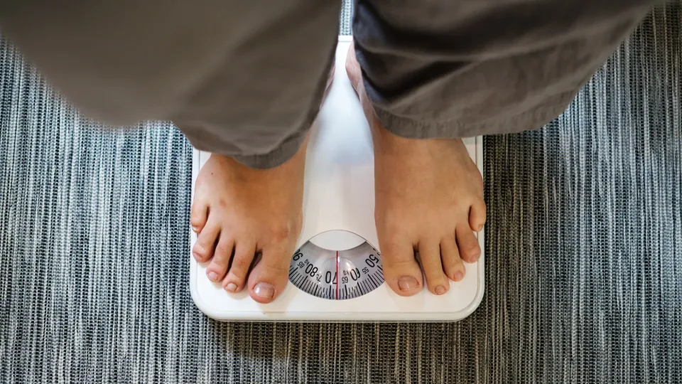 Reformulação no diagnóstico da obesidade sugere categorias clínicas e novas medições para avaliação de saúde.