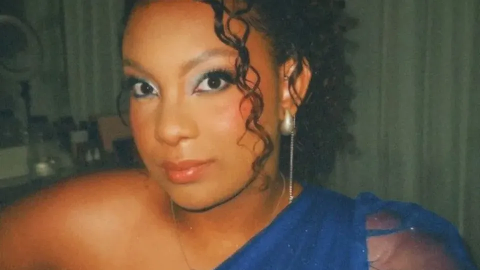 Denúncia foi feita após indeferimento de pedido anterior; Maria Eduarda, de 18 anos, morreu em acidente na calçada.
