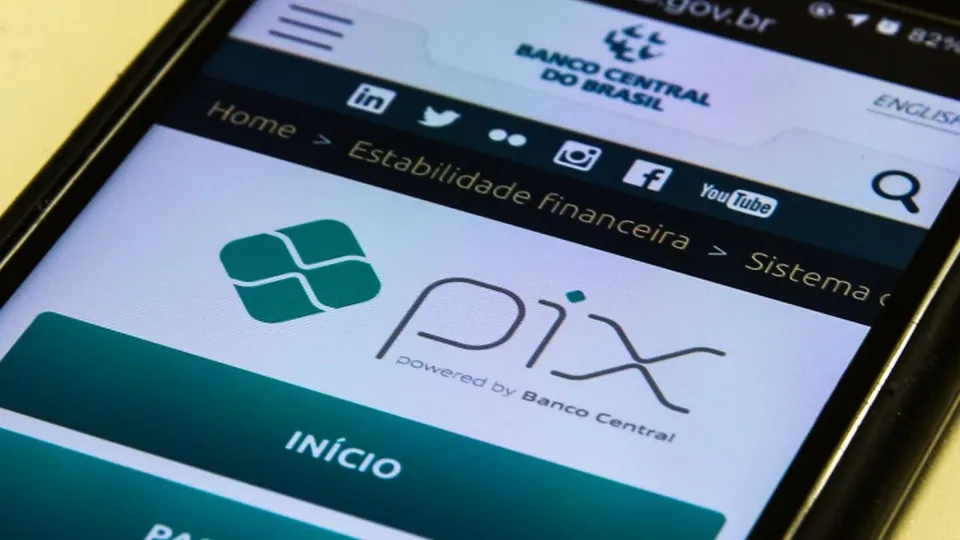 Instituição orienta consumidores a denunciarem cobranças indevidas em pagamentos instantâneos.