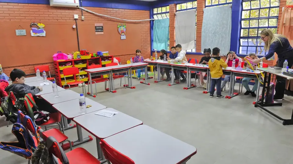 Dados do Unicef mostram que acesso à educação e alfabetização pioraram desde 2019.