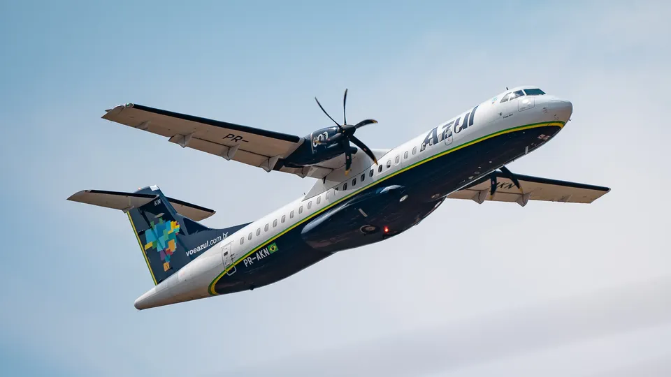 Homem passou mal a bordo da aeronave e não resistiu após atendimento médico em Maceió.