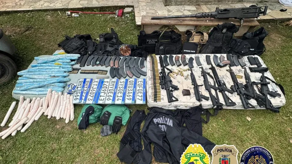 Polícia desmantela quadrilha e encontra arsenal de guerra em chácara no Paraná