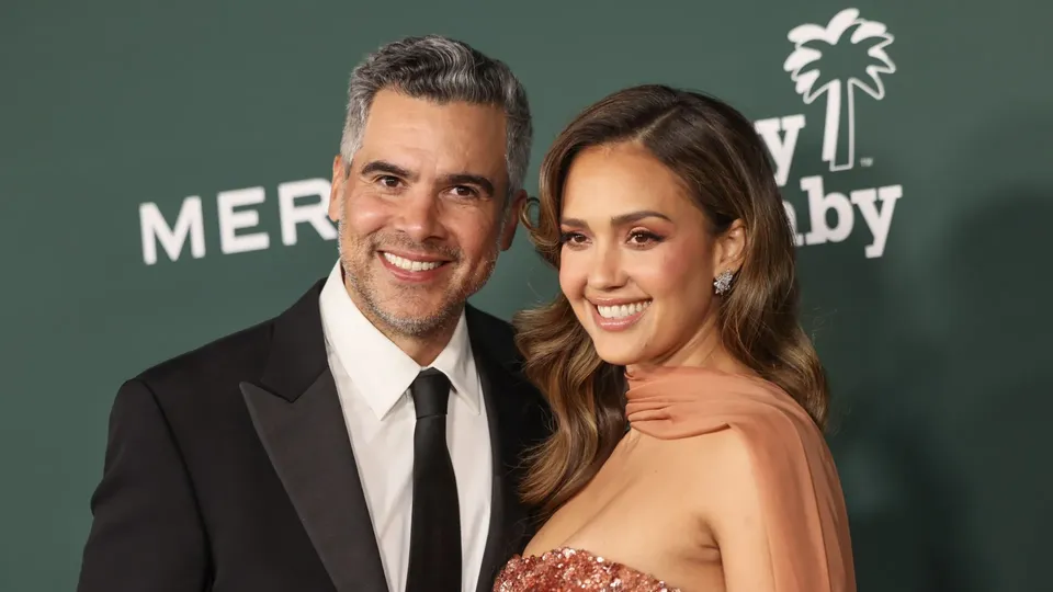 Jessica Alba anuncia separação de Cash Warren após 16 anos de casamento