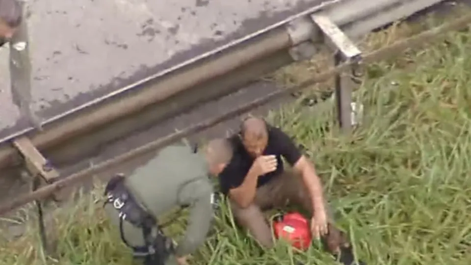 Edenilson deixou a menina na mata, que não conseguia caminhar, para buscar socorro. Ambos foram resgatados com vida.