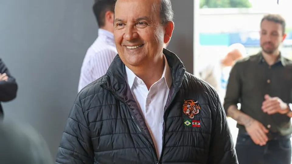 O governador de Santa Catarina, Jorginho Mello, deverá prestar esclarecimentos à PF após declarações sobre ex-presidente e presidente do PL.