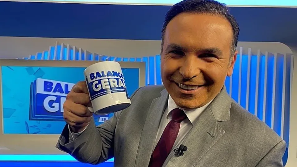 O apresentador Luiz Bacci anunciou sua saída da Record, onde estava desde 2010, para focar em novos empreendimentos e na Bacci Notícias.