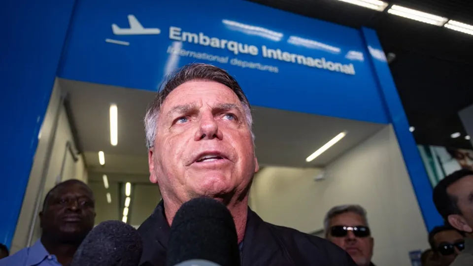 Bolsonaro anuncia processo contra Haddad por acusações de fake news sobre Pix