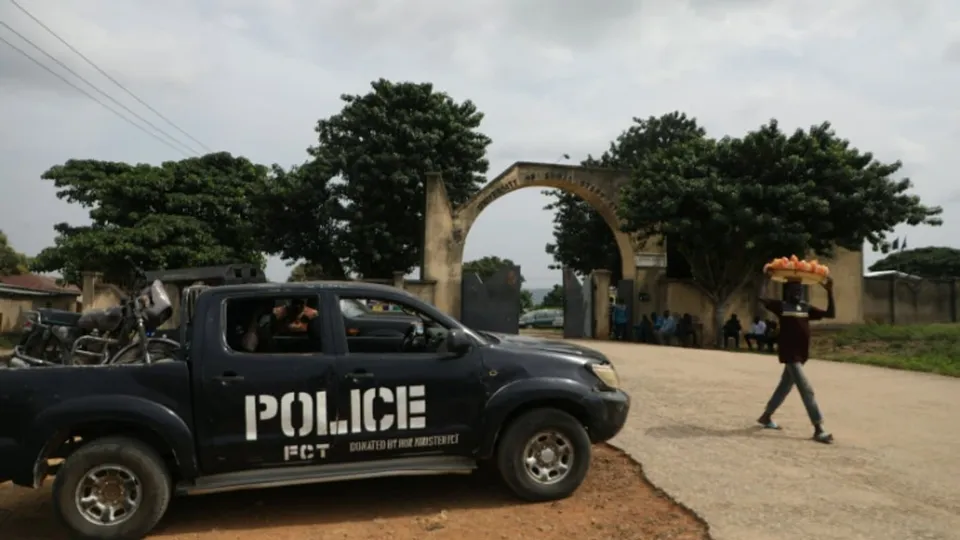 Explosão de caminhão-tanque na Nigéria deixa mais de 60 mortos e feridos