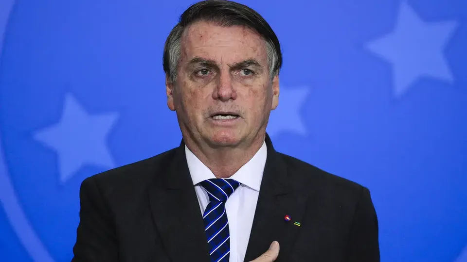 Bolsonaro desmente contato com Valdemar Costa Neto e critica governador de SC