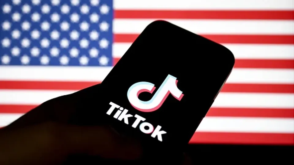 TikTok anuncia restauração de serviços nos EUA após apoio de Donald Trump