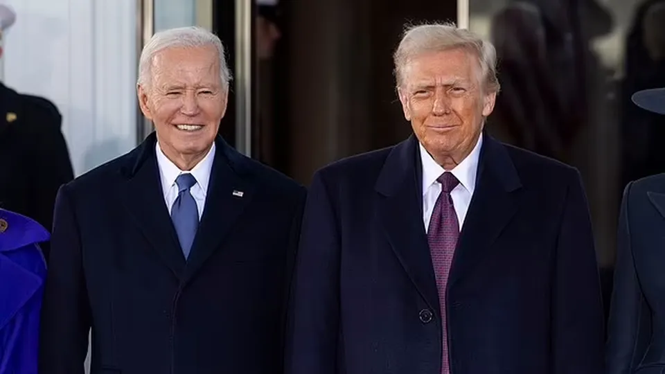 Joe Biden e Donald Trump se encontram na Casa Branca antes da posse presidencial