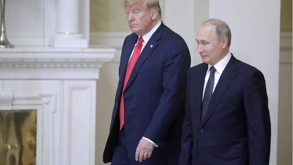 O presidente russo, Vladimir Putin, expressou disposição para dialogar com Donald Trump visando uma solução pacífica para o conflito na Ucrânia.