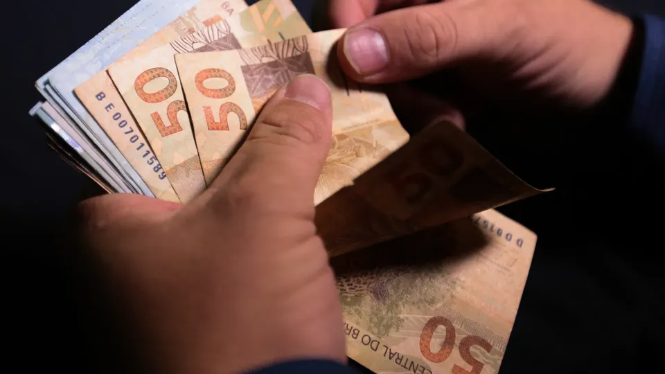A carteira de crédito deve crescer 1,7% em dezembro, com destaque para pessoas físicas, que terão expansão de 11,9%.