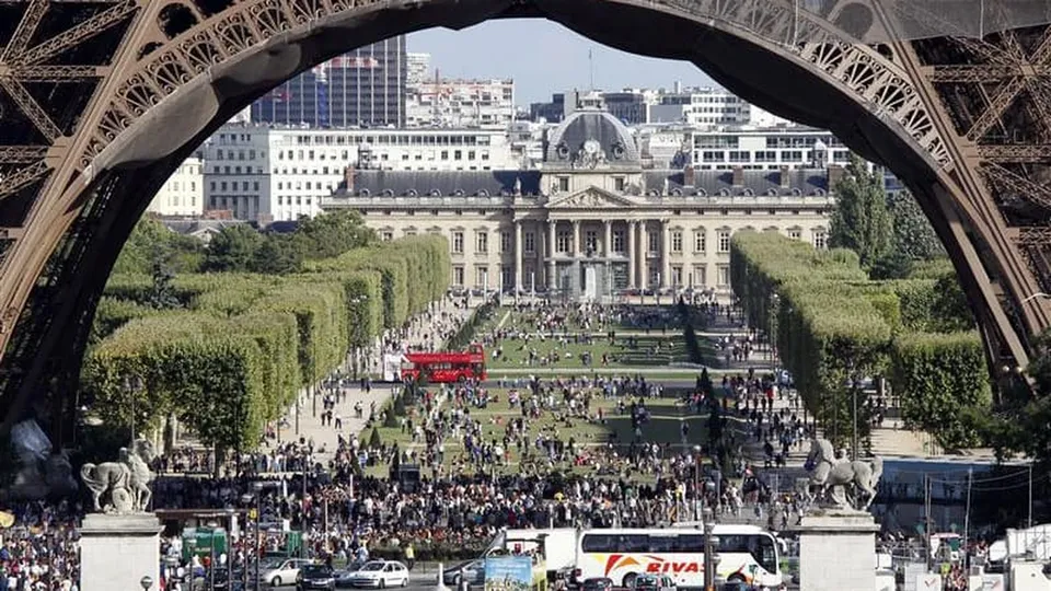 Com 1,4 bilhão de turistas, setor turístico global recupera níveis de 2019, segundo estimativas da ONU.