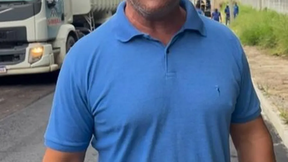 Silmar Braga, de 51 anos, foi morto na porta de casa em Magé; a motivação do crime ainda é desconhecida.