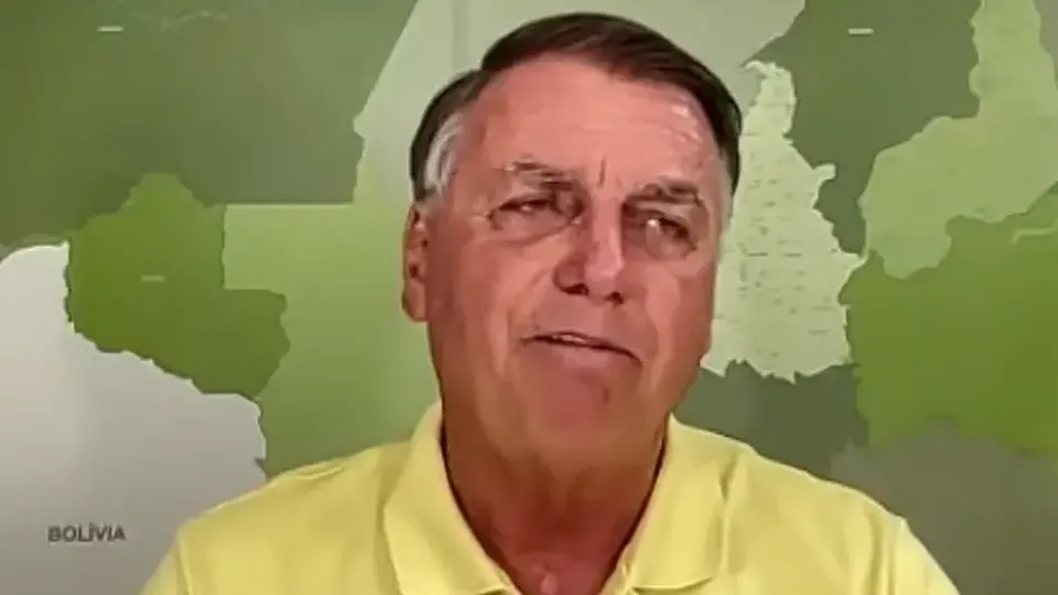 O ex-presidente Jair Bolsonaro critica decisão do STF que impede sua viagem à posse de Donald Trump.
