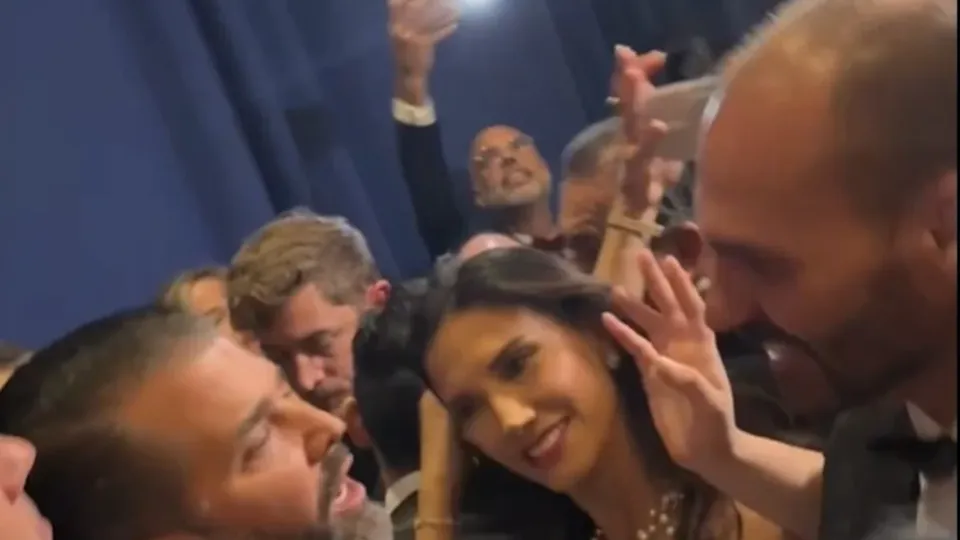 Blogueiro bolsonarista, procurado pela Justiça brasileira, aparece em vídeo durante encontro com Donald Trump Jr.
