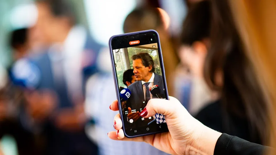 A Advocacia-Geral da União notificou TikTok para que retirasse vídeo falso atribuído ao ministro da Fazenda em 24 horas.