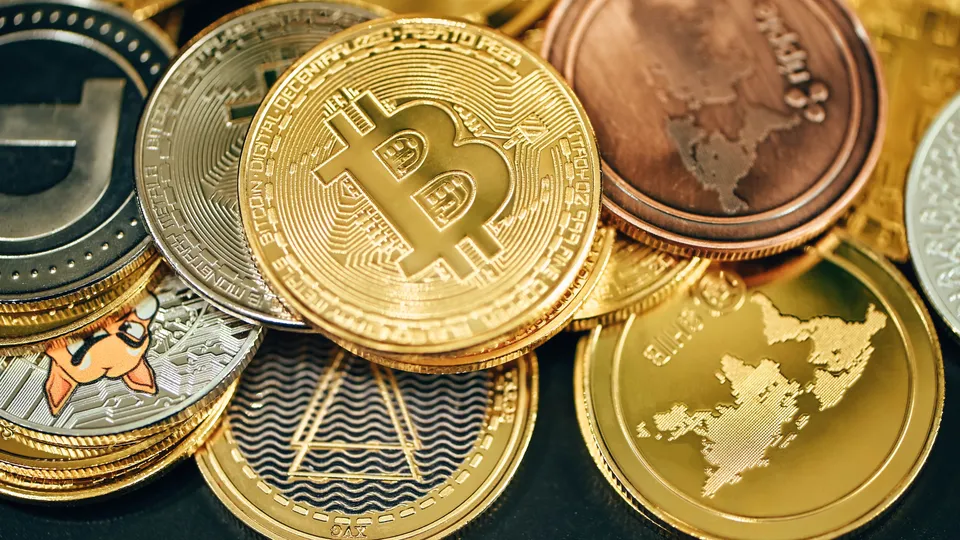 Mark T. Uyeda, presidente interino da SEC, anunciou a formação de um grupo para estabelecer normas claras no setor de criptoativos.