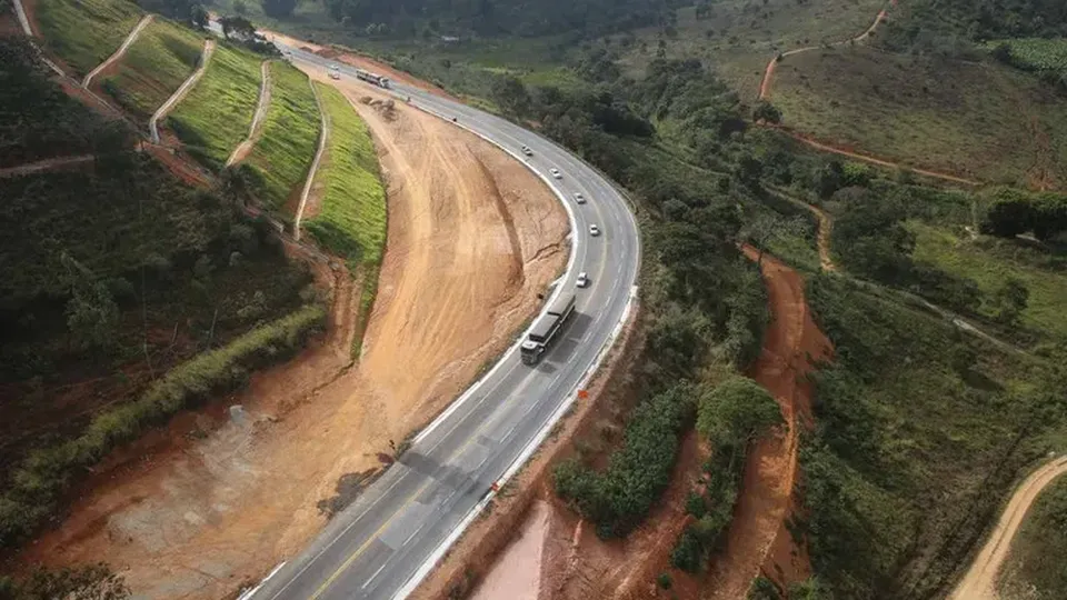 Governo assina concessão da BR-381, conhecida como 'rodovia da morte', em Minas Gerais