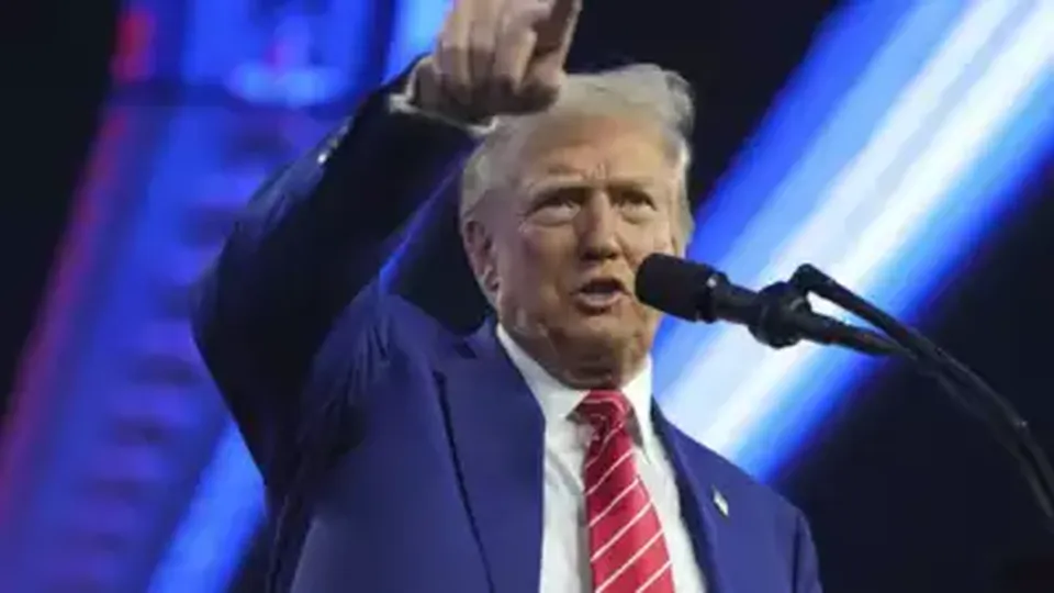 O presidente dos EUA, Donald Trump, sinaliza a imposição de sanções à Rússia caso Putin não negocie o fim da guerra na Ucrânia.