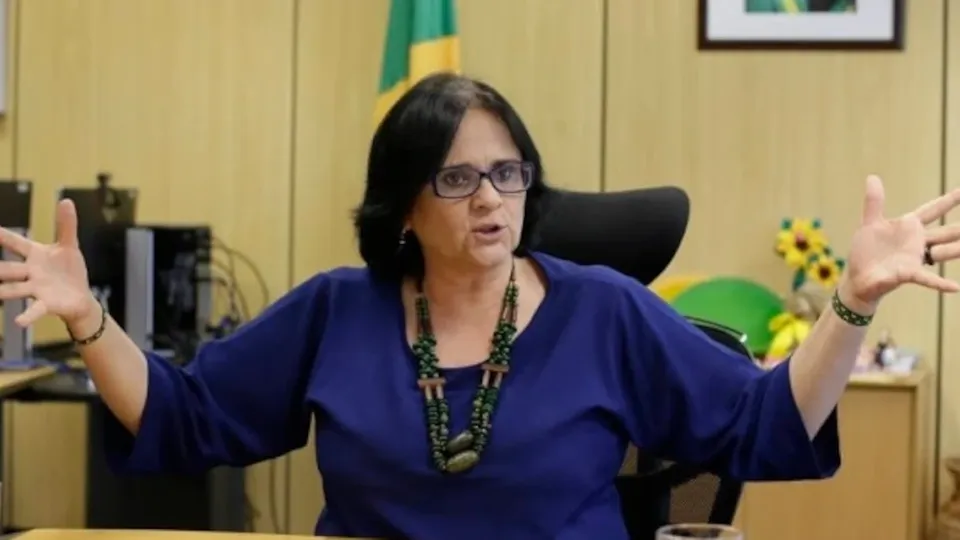 Senadora Damares Alves (Republicanos-DF) recorre ao Supremo para contestar a extinção de ação sobre resolução do Conanda que facilita o aborto legal.