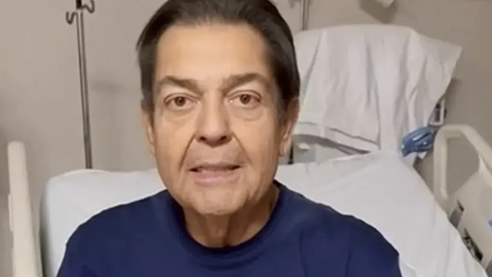 O apresentador de 74 anos, que passou por transplantes, deve ter alta no fim de semana.