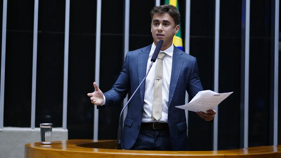 Nikolas Ferreira defende PEC que pode viabilizar sua candidatura ao Senado em 2026