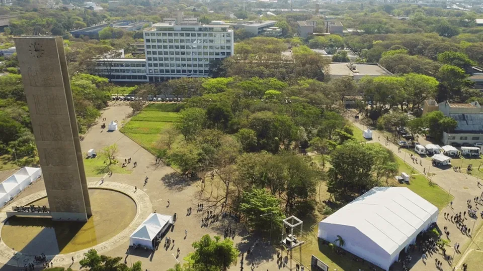 Universidade de São Paulo se posiciona entre as 100 melhores do mundo em Direito, Educação, Medicina, Artes e Ciências Sociais.