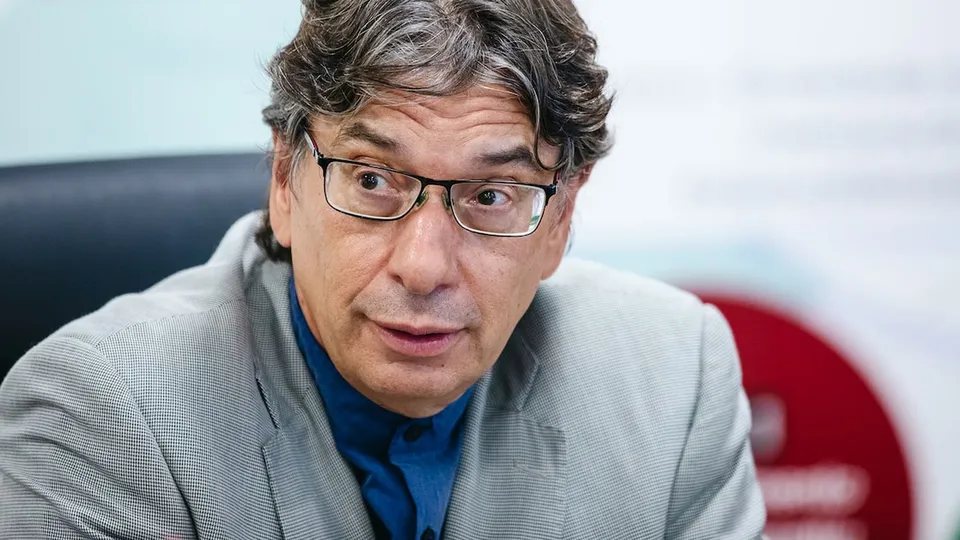 Medida da gestão de Mário Pochmann gera tensão e pode resultar em ações legais por parte do sindicato.