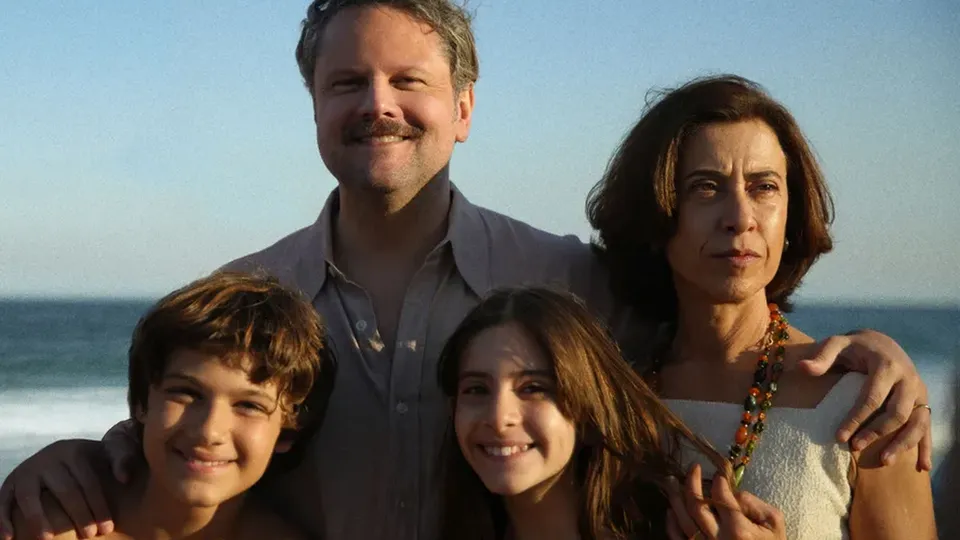 Filme de Walter Salles, estrelado por Fernanda Torres, conquista reconhecimento internacional.